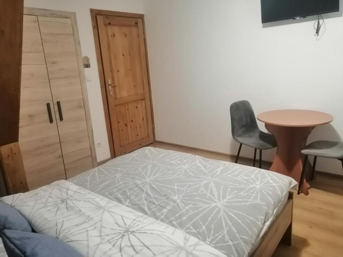 Pokoje Goscinne Przy Lesie Pobiedna Kültér fotó