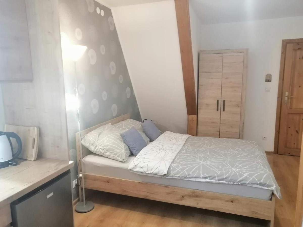 Pokoje Goscinne Przy Lesie Pobiedna Kültér fotó